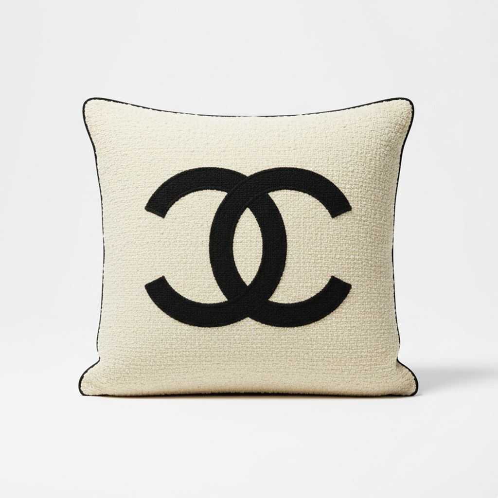 Noirelle pillow
